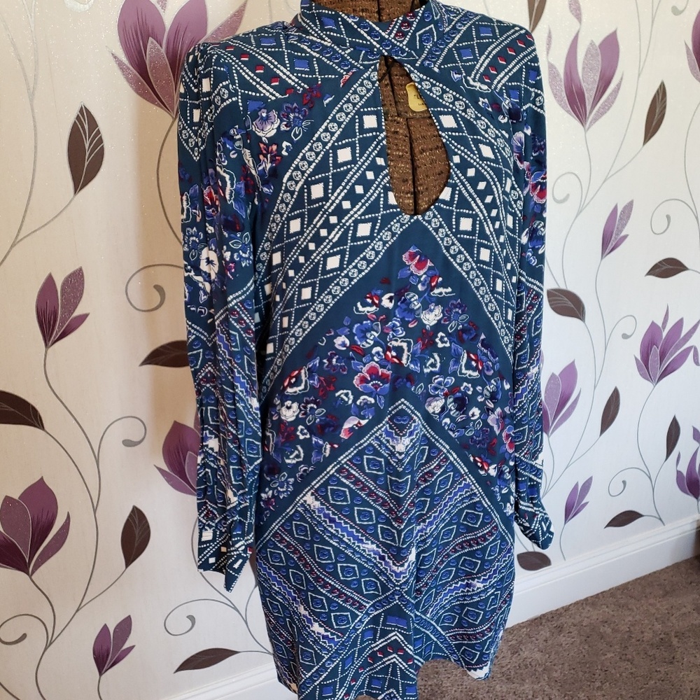 Keyhole dress